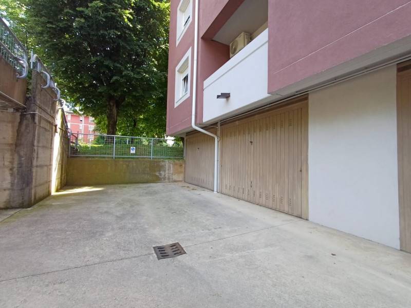 Box - Garage - Posto Auto Pomari, Vicenza