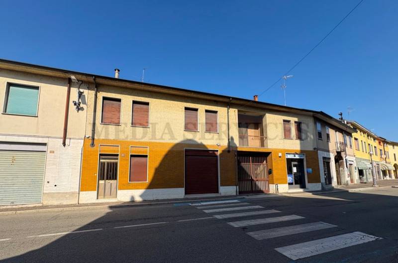 Casa Bi - Trifamiliare Dorno - Centro, Dorno