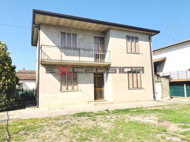 Casa indipendente Taglio di Po - Centro, Taglio di Po