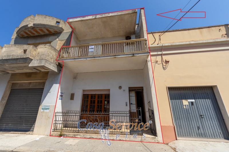 Casa indipendente Racale, Racale