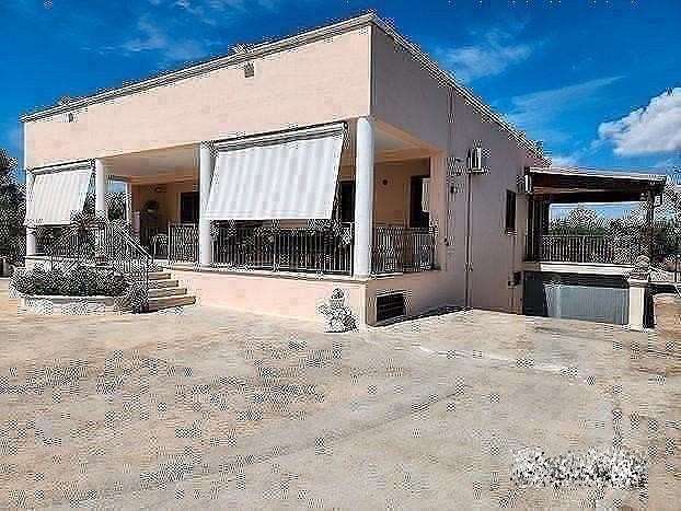 Villa Strada Dell'Antoglia, Grottaglie