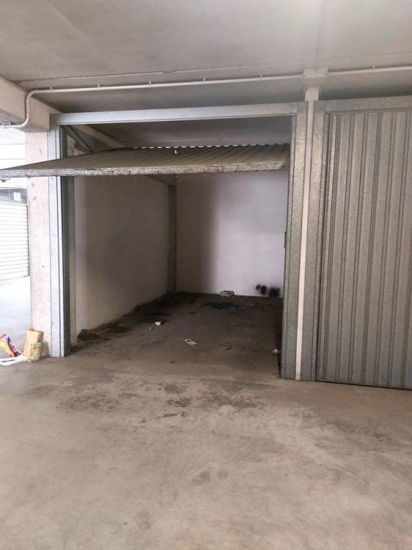 Box - Garage - Posto Auto, Roma