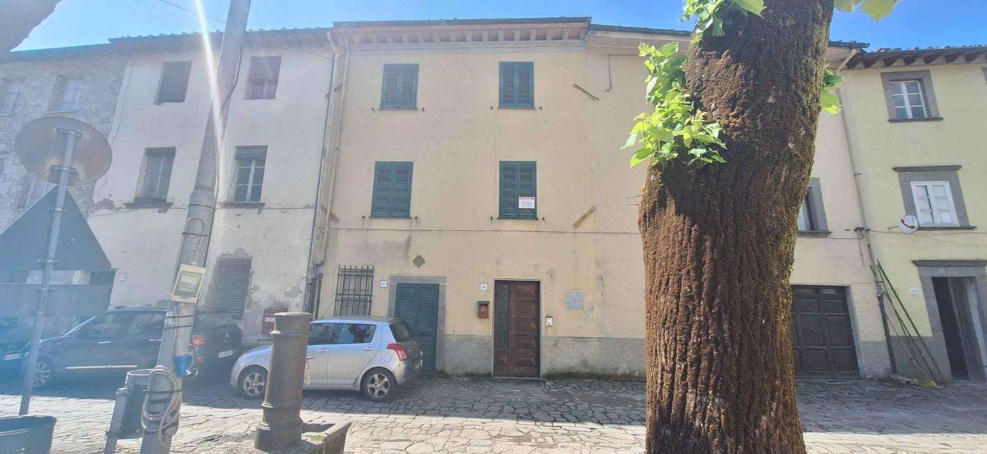 Palazzo - Stabile Via Santa Gemma Galgani,, Borgo a Mozzano