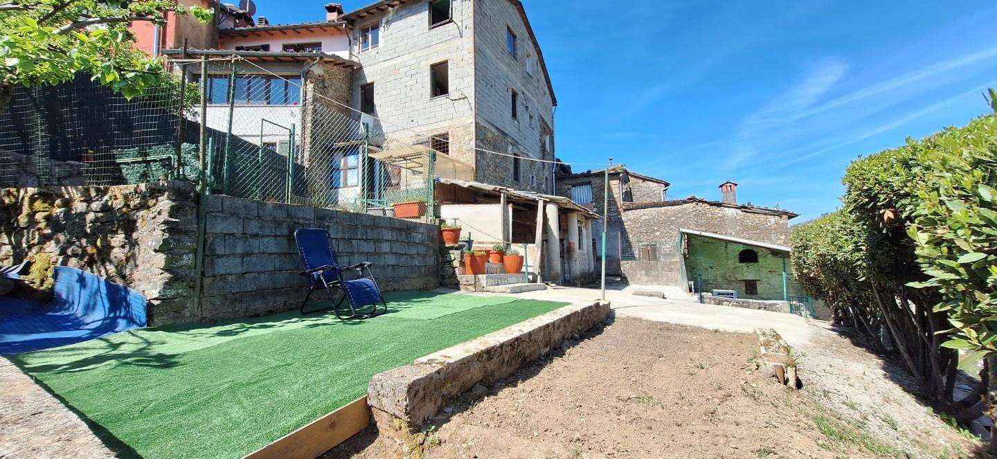 Casa Bi - Trifamiliare Colle LU,, Bagni di Lucca