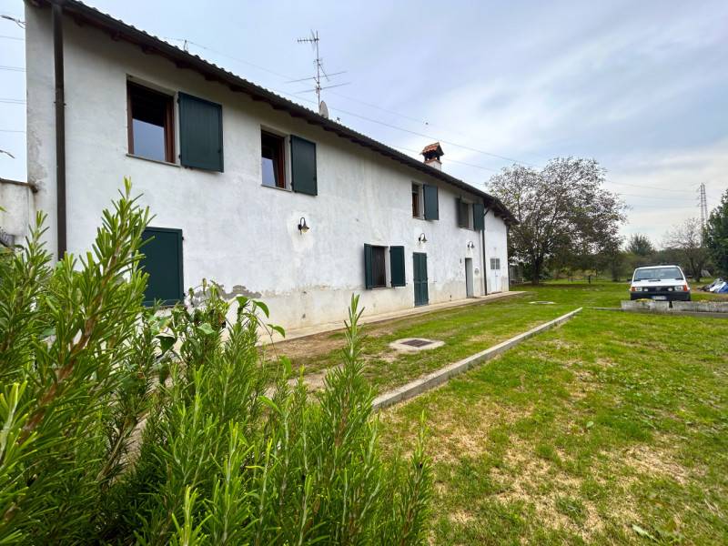 Villa, Garlasco