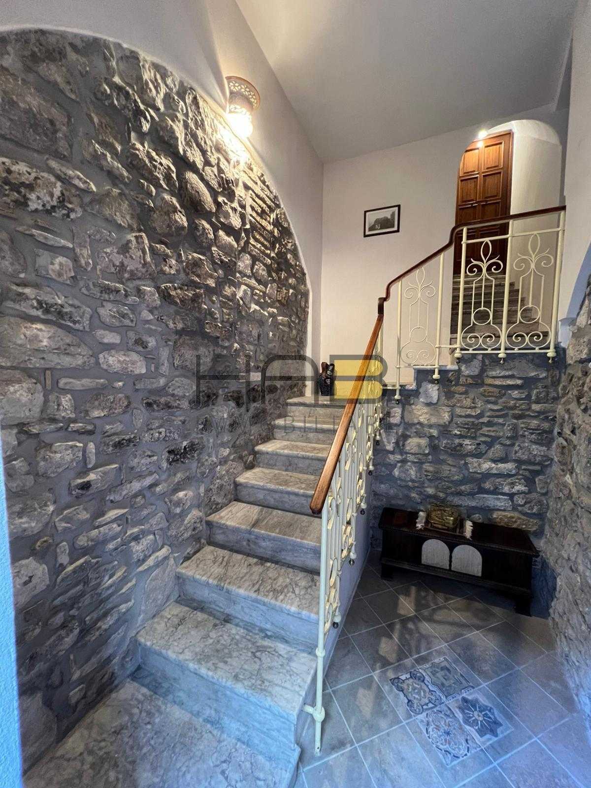 Appartamento Via Vito Carvini, Erice