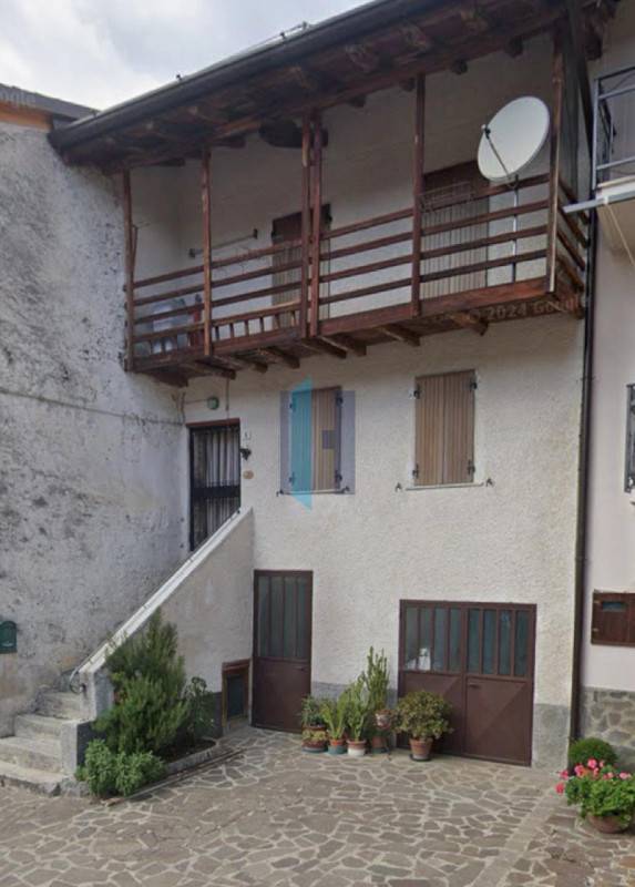 Casa Bi - Trifamiliare, Capovalle
