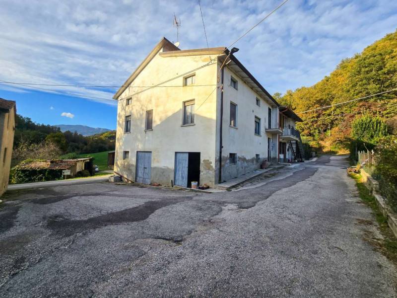 Casa indipendente Cavoleto, Piandimeleto