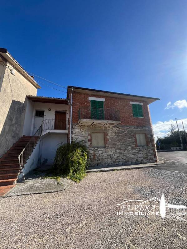 Casa Bi - Trifamiliare Paciano, Paciano