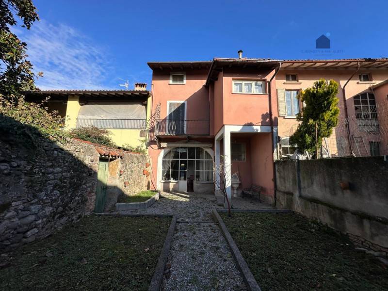 Casa indipendente, Calvagese della Riviera