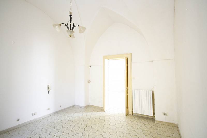 Palazzo - Stabile Parabita, Parabita