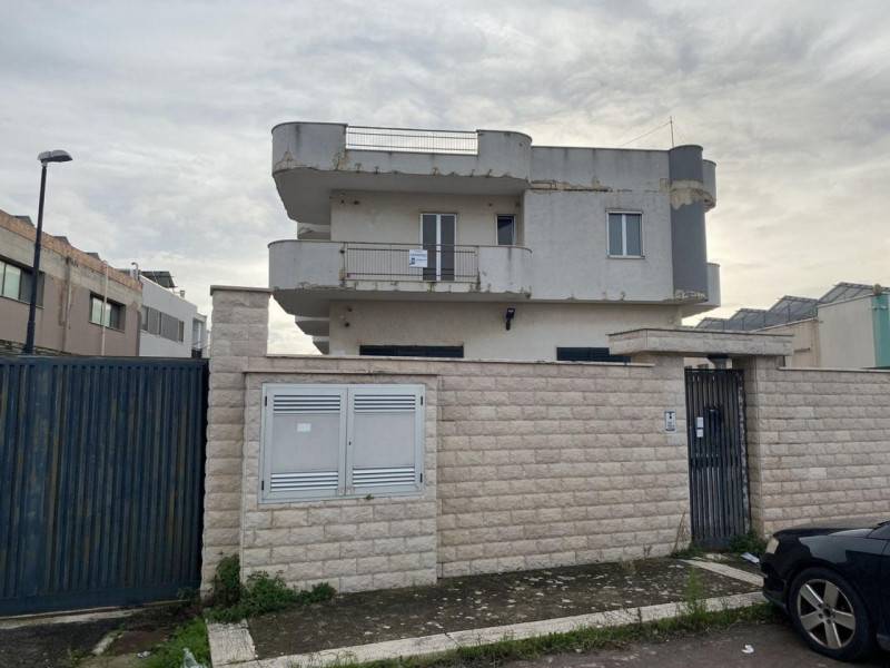 Capannone, Bisceglie
