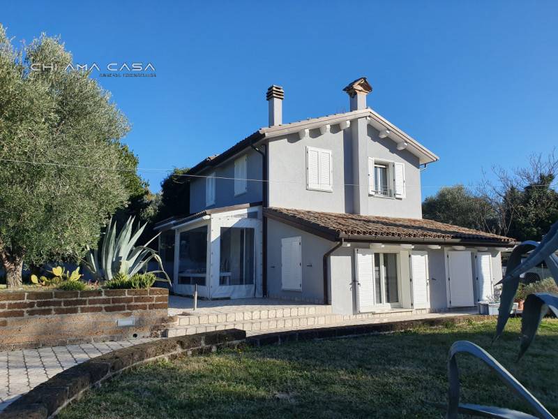 Casa indipendente Roncosambaccio, Fano