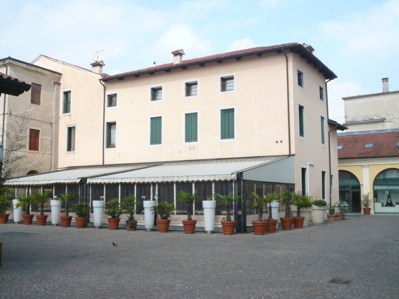 Attività  commerciale, Thiene