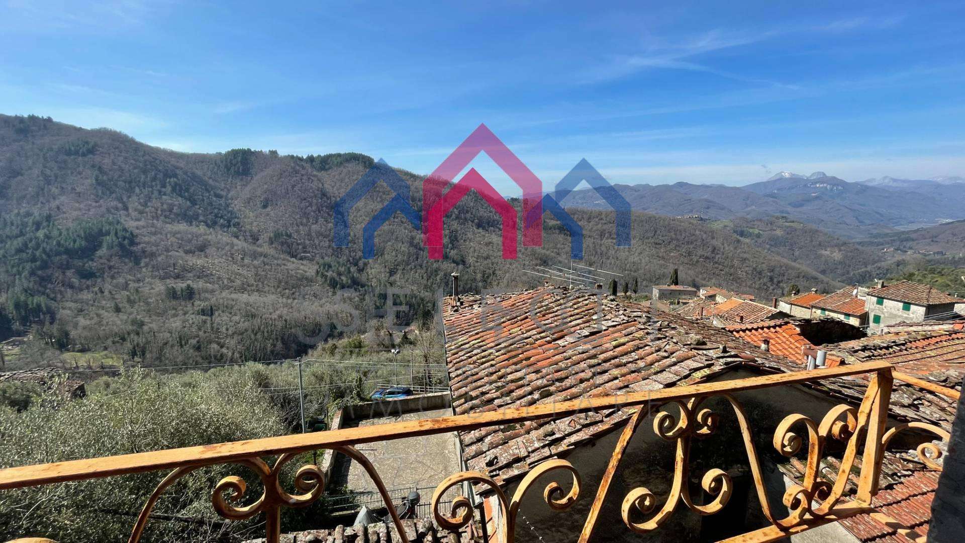 Casa Bi - Trifamiliare, Bagni di Lucca