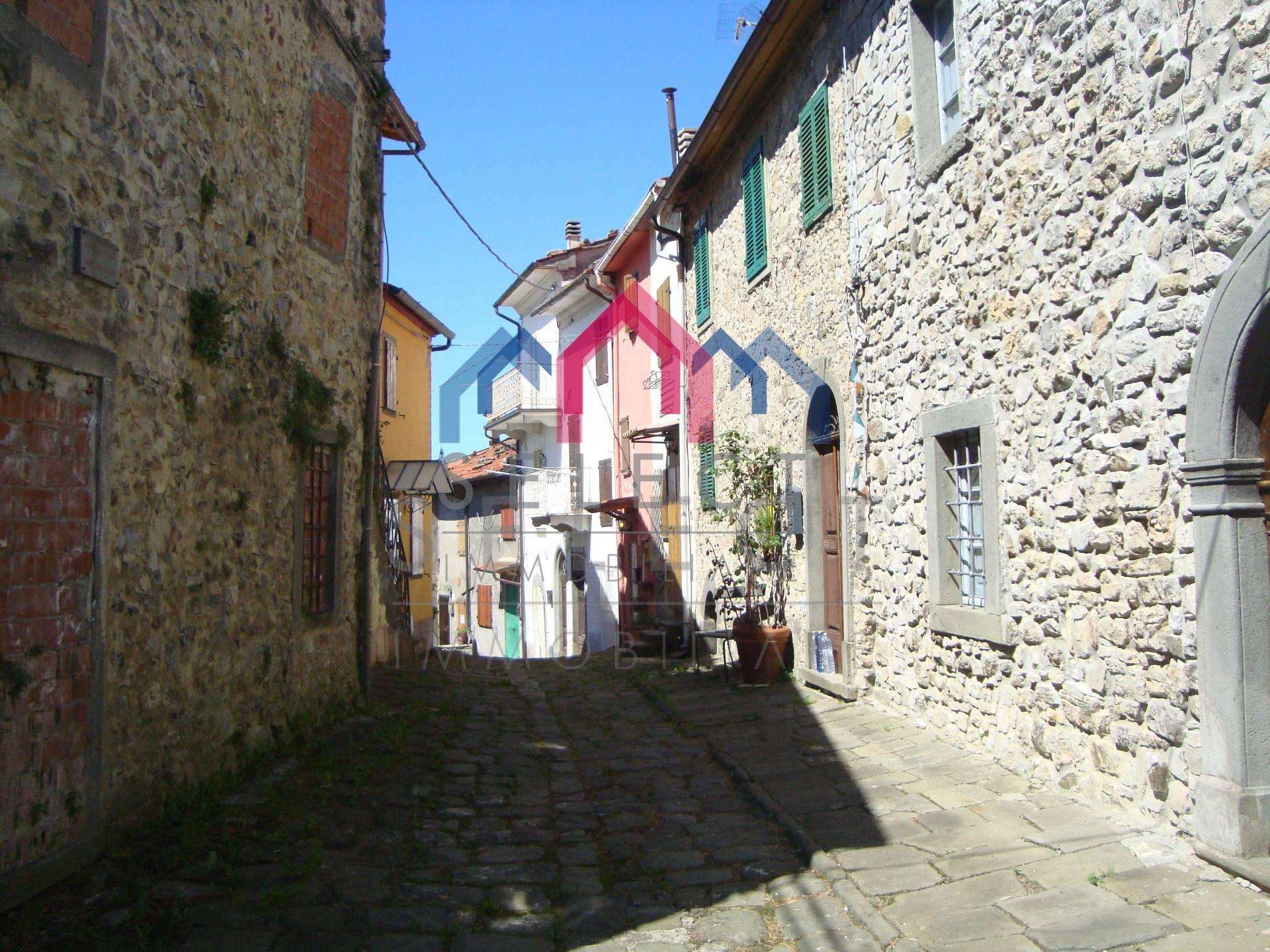 Casa Bi - Trifamiliare, Bagni di Lucca