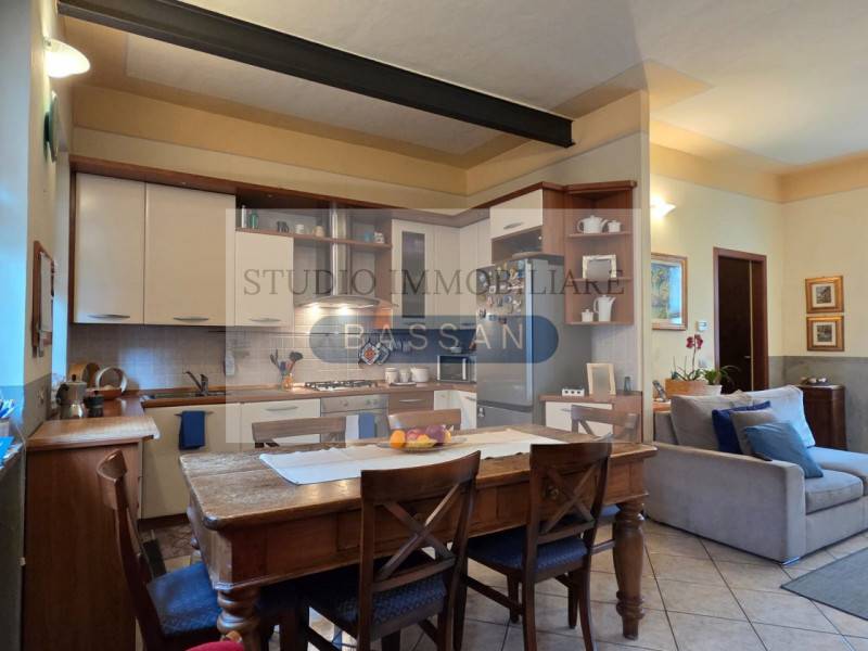 Casa Bi - Trifamiliare Peveranza, Cairate