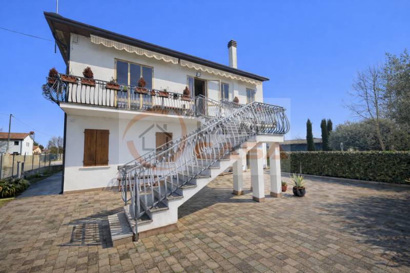 Casa indipendente Brugine, Brugine