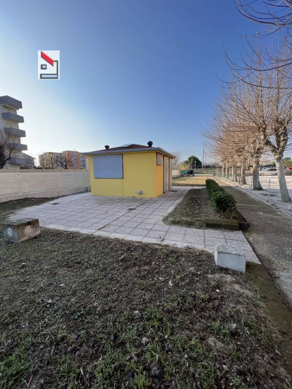 Attività  commerciale Ponte Sasso, Fano