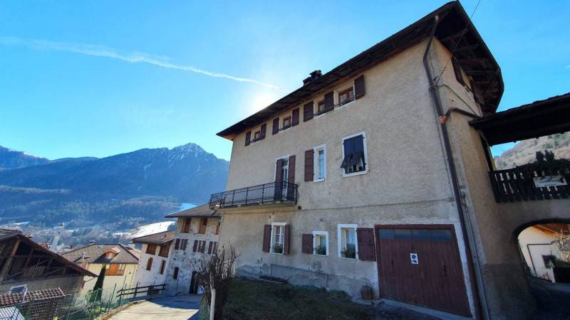 Casa indipendente, Tione di Trento