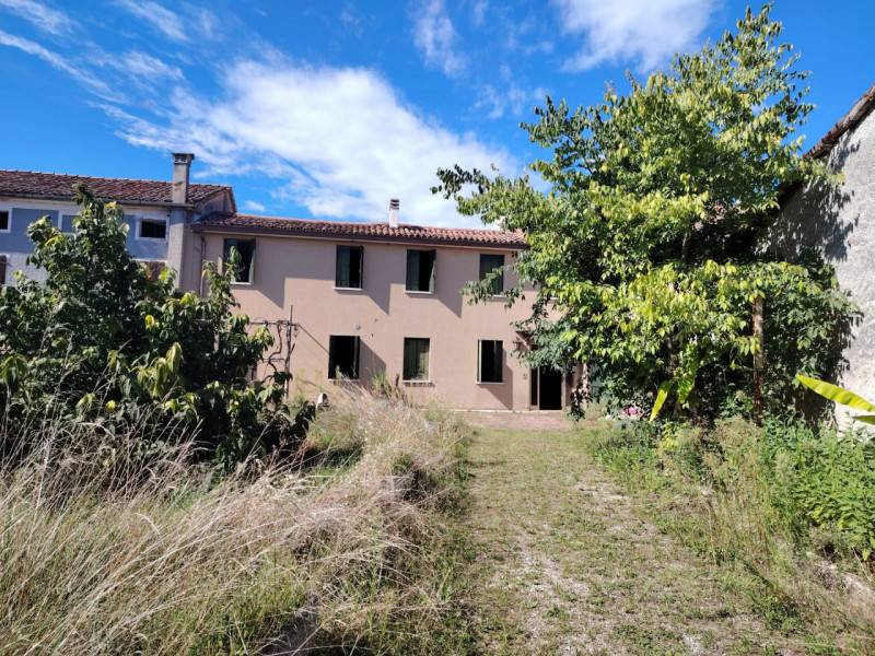 Casa indipendente Paderno del Grappa, Pieve del Grappa