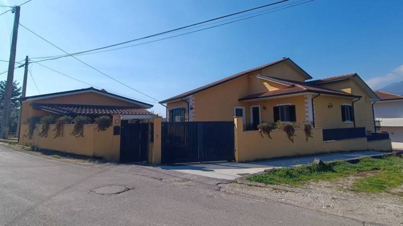 Casa indipendente, Sora