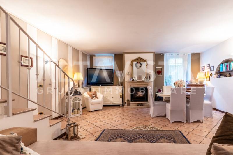 Casa Bi - Trifamiliare Rezzato - Centro, Rezzato