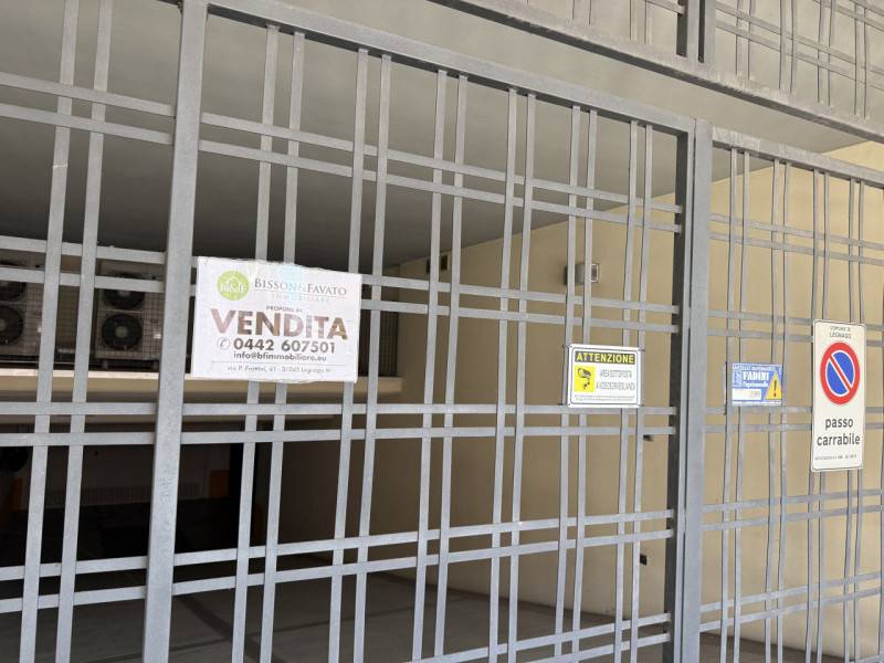 Box - Garage - Posto Auto Legnago - Centro, Legnago