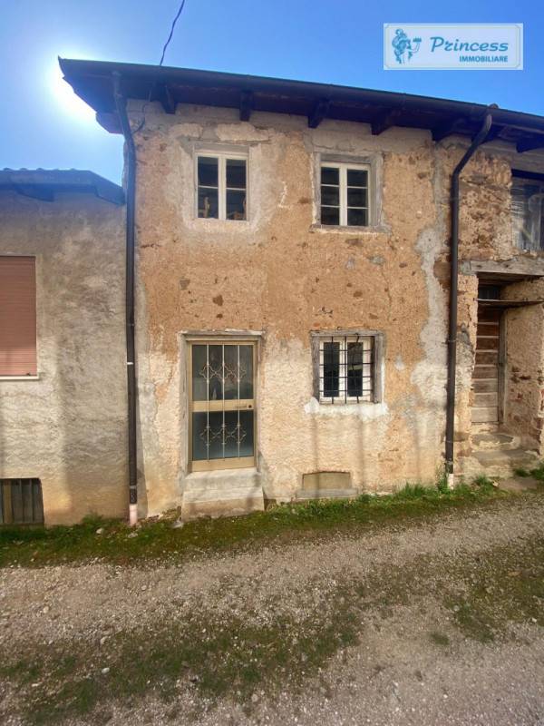 Casa Bi - Trifamiliare, Valli del Pasubio