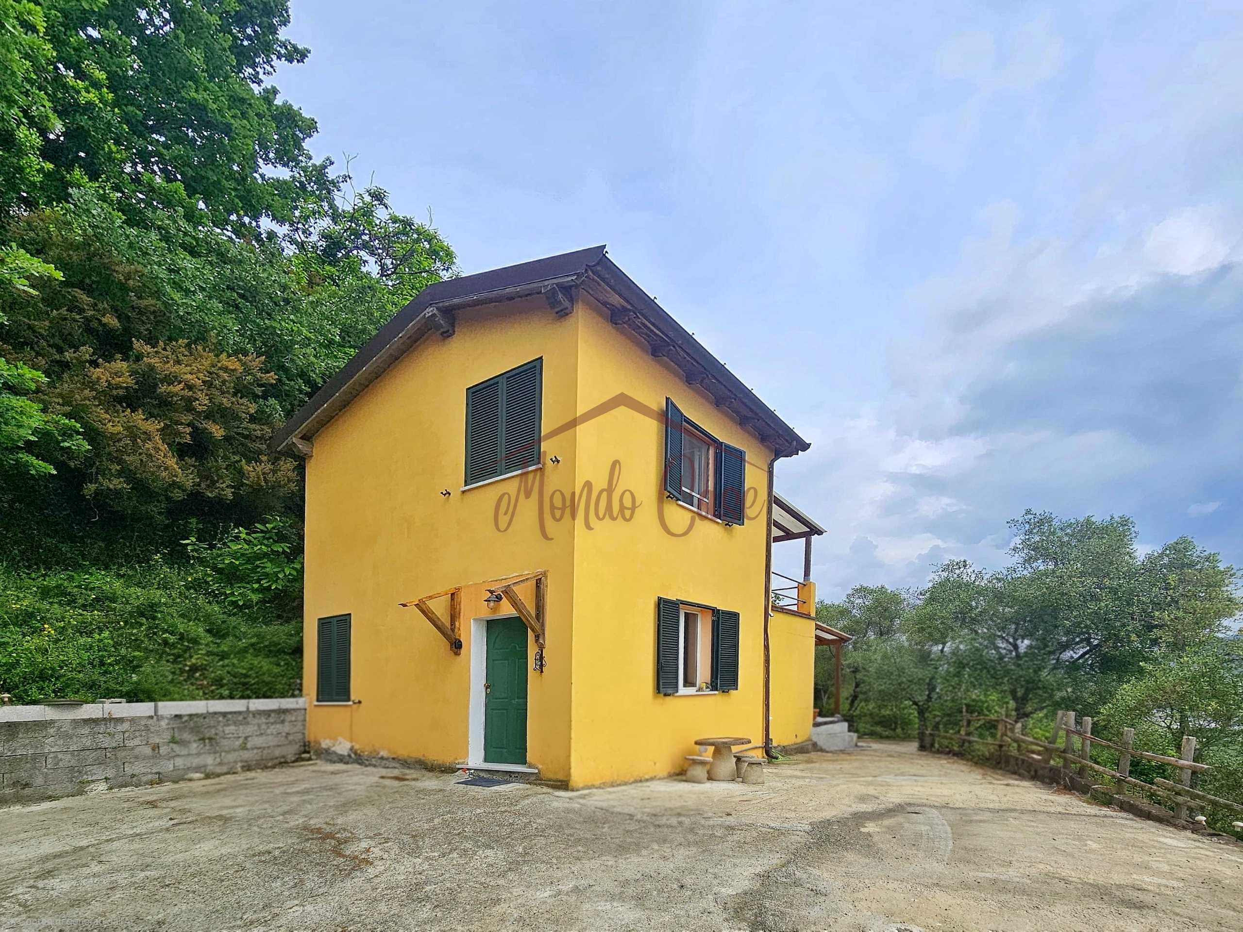 Casa indipendente Via Lavaggia, Vezzano Ligure