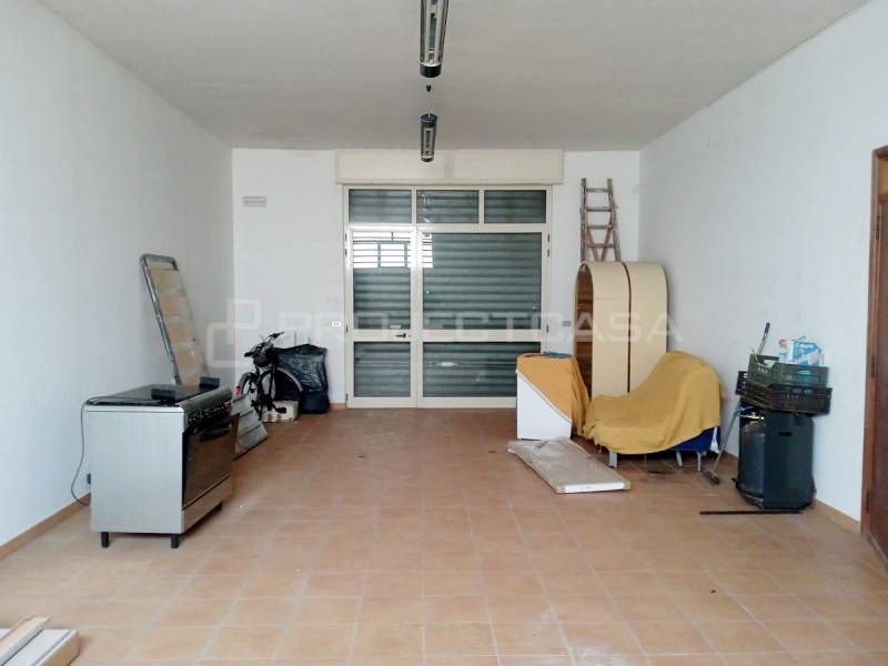 Negozio, Scorrano