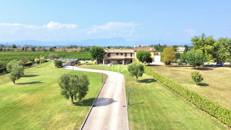 Villa San Benedetto di Lugana, Peschiera del Garda