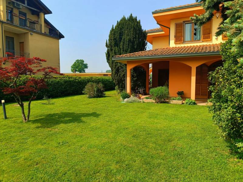 Villa Giarole, Giarole