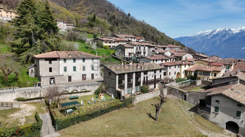 Palazzo - Stabile, Gargnano