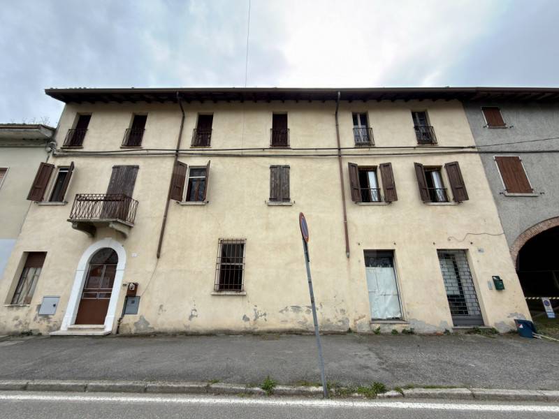 Casa indipendente Esenta, Lonato del Garda