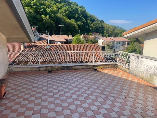 Casa Bi - Trifamiliare, Brogliano