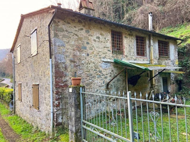 Casa indipendente, Pescaglia
