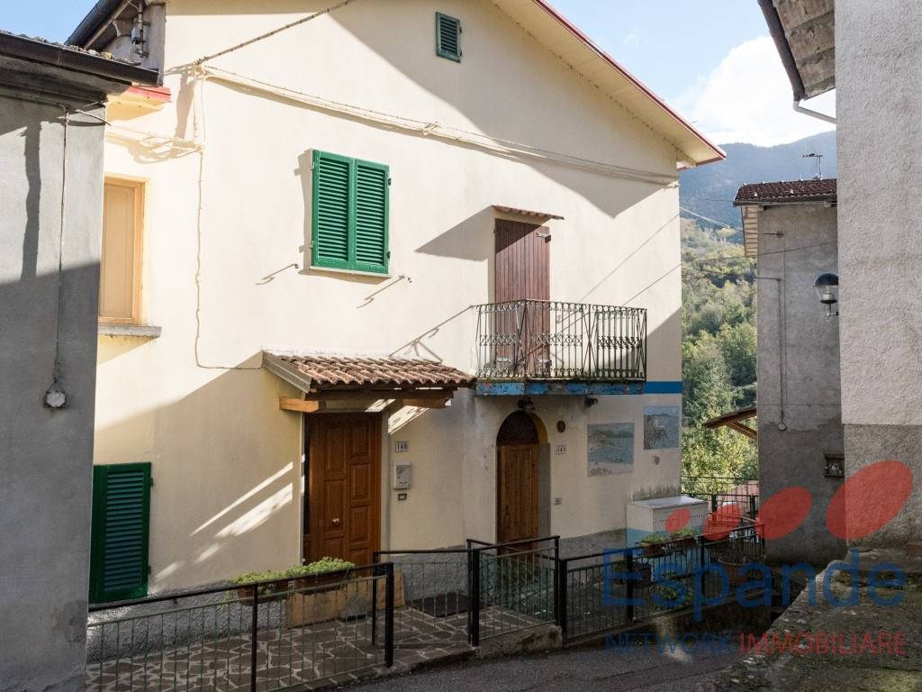 Casa Bi - Trifamiliare, Sambuca Pistoiese