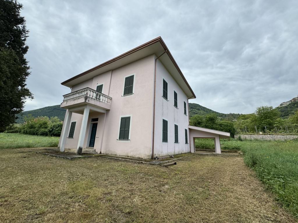 Villa, Patrica