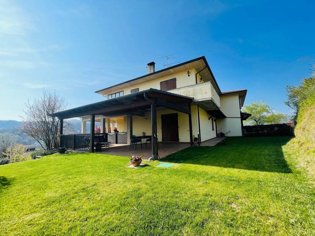 Casa Bi - Trifamiliare, Monte San Pietro