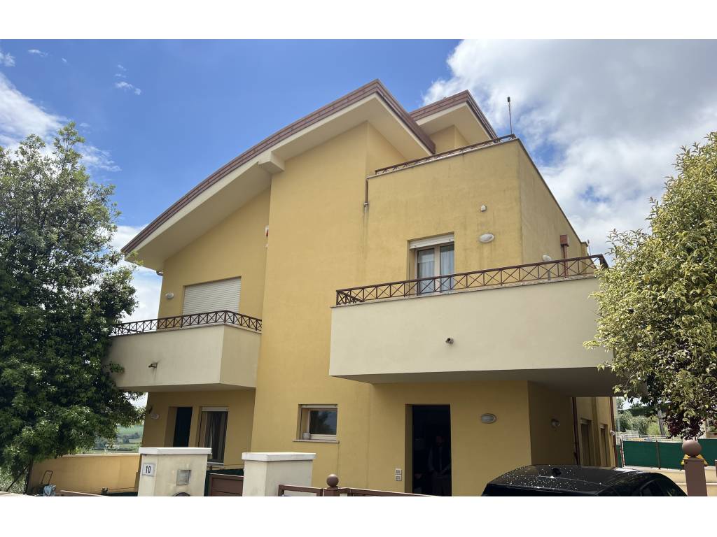 Casa Bi - Trifamiliare, Coriano