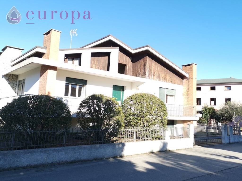 Villa, Sacile