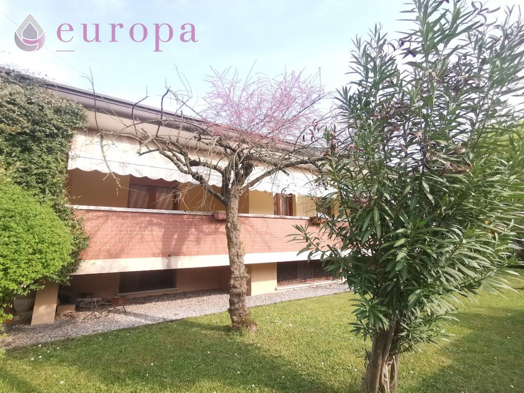 Villa, Casarsa della Delizia