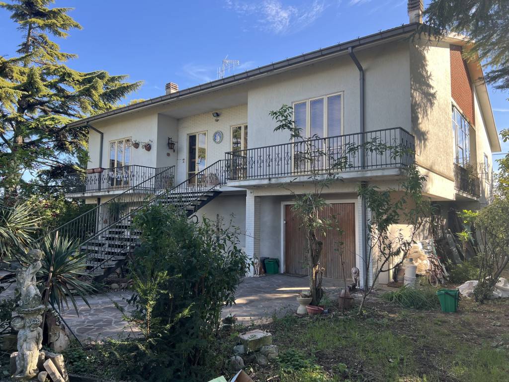 Casa Bi - Trifamiliare, Santarcangelo di Romagna