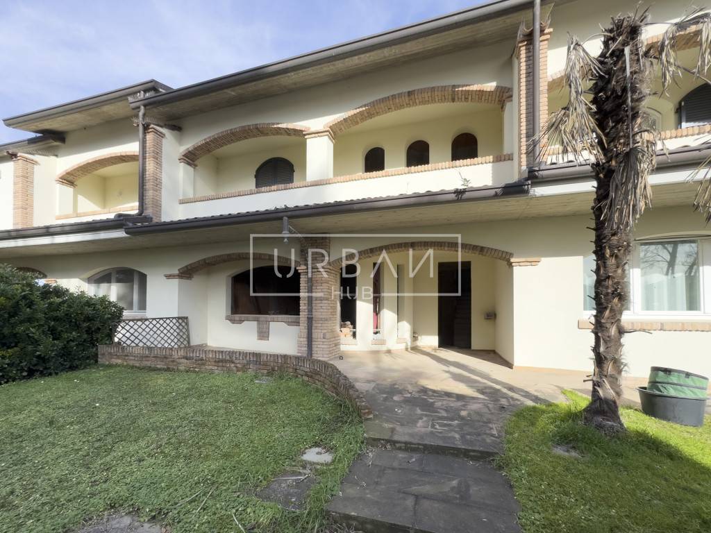 Casa Bi - Trifamiliare, Forlì