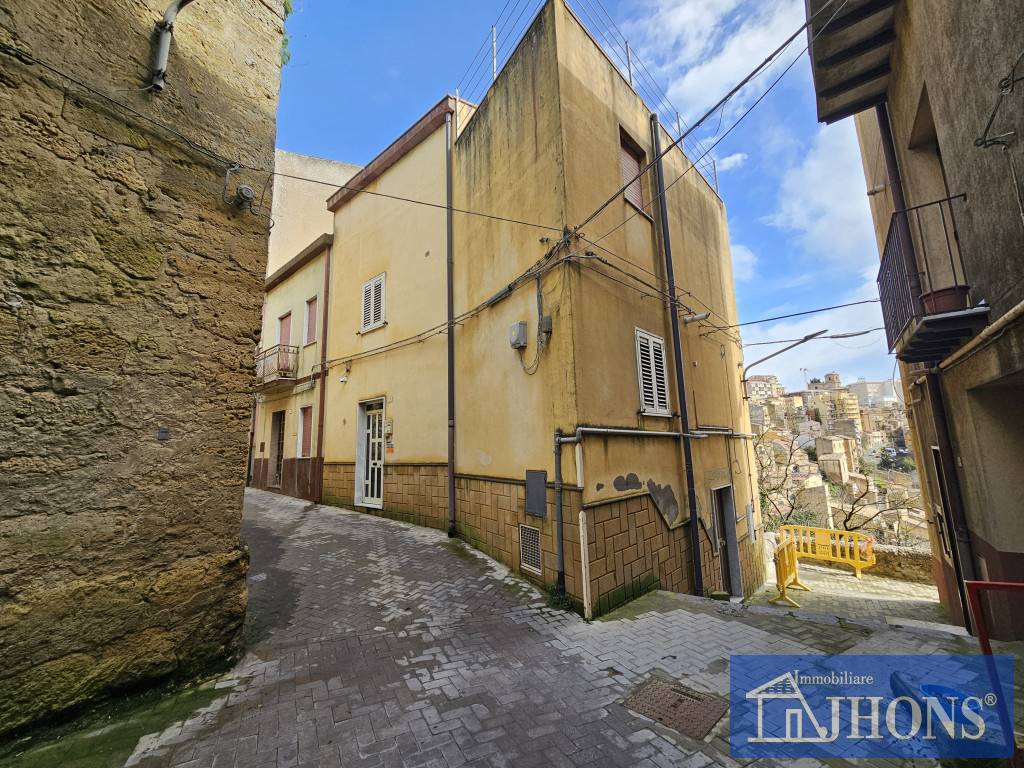 Casa indipendente, Enna