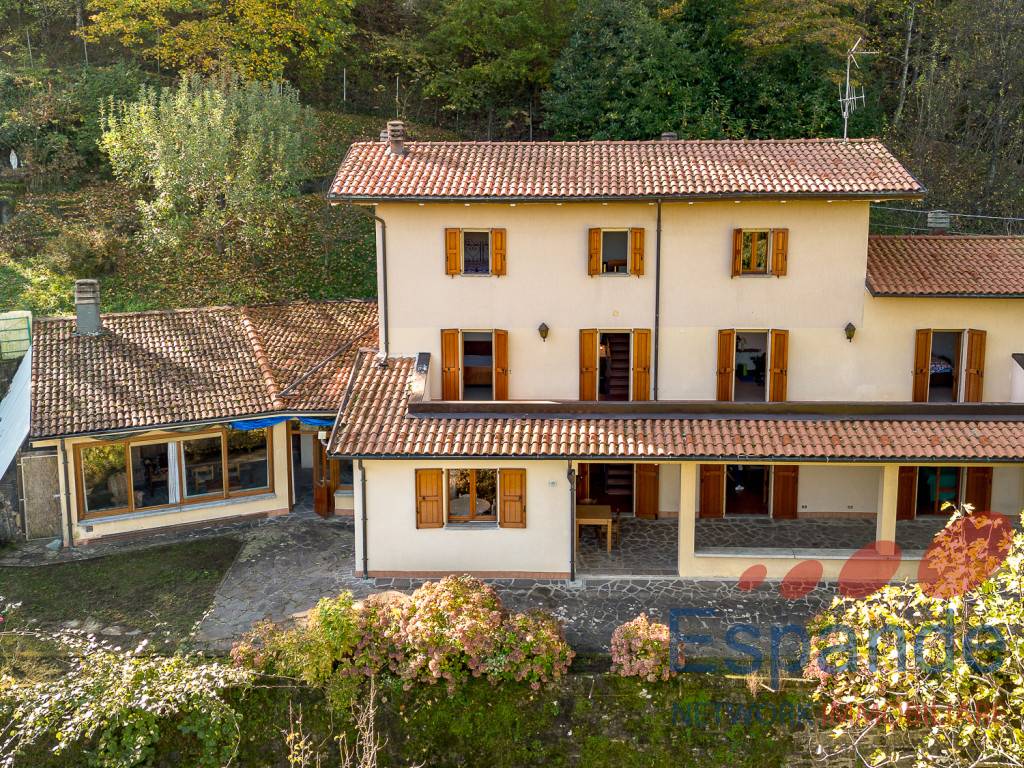 Casa indipendente, Castel di Casio