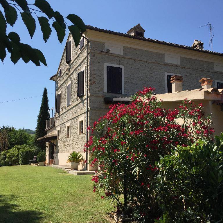 Villa, Massignano