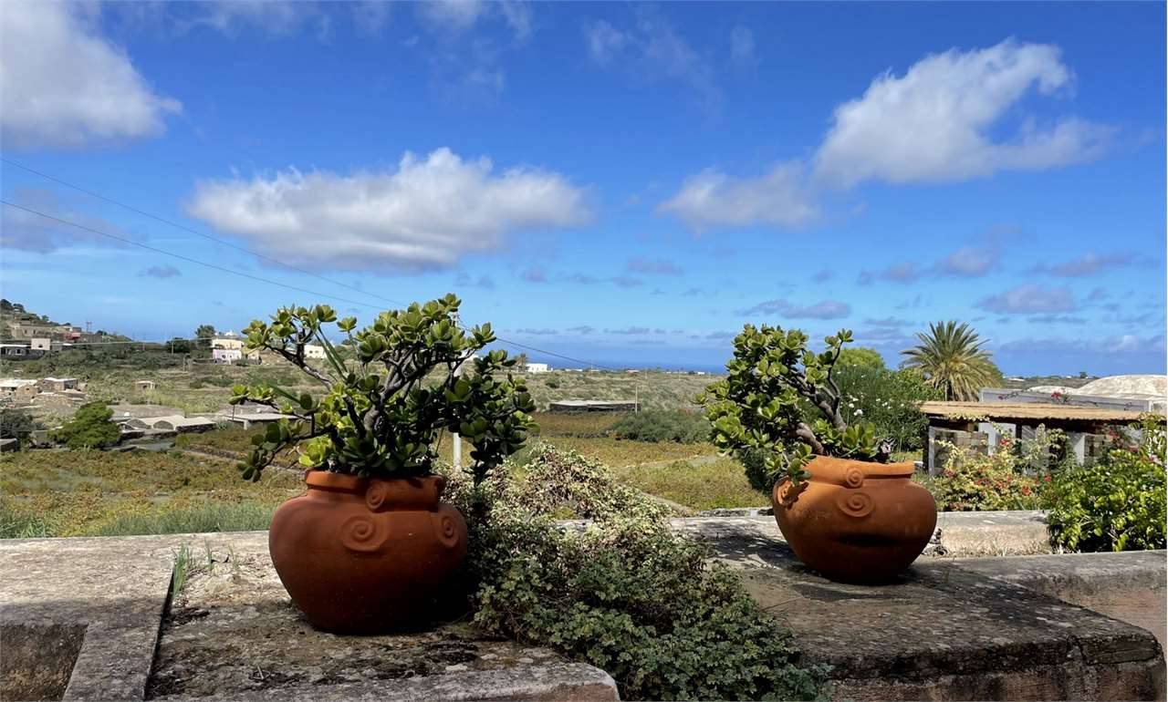 Casa indipendente Nord-Ovest, Pantelleria