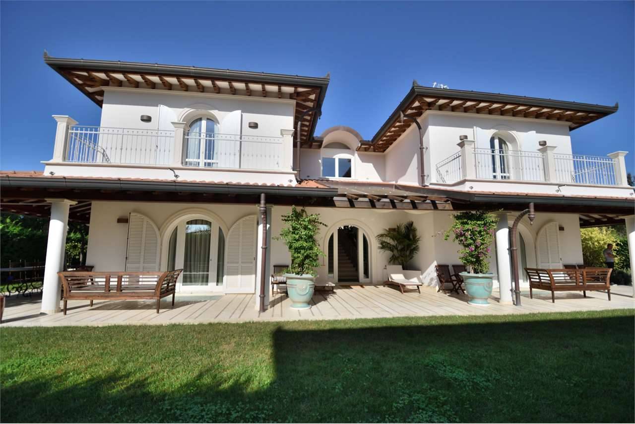 Casa indipendente Vittoria Apuana, Forte dei Marmi